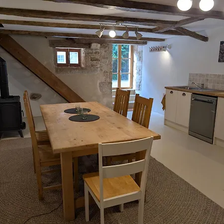 Spacious In Nanteuil-en-Vallée