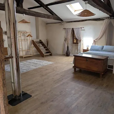Spacious In * Nanteuil-en-Vallée
