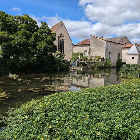 Spacious In بيت للعطل Nanteuil-en-Vallée